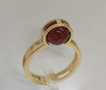 Серебряное кольцо с янтарем