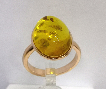 Серебряное кольцо с янтарем
